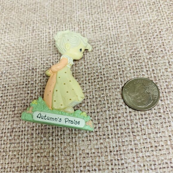 VTG Precious Moments Autumns Praise Pin - Picture 1 of 2